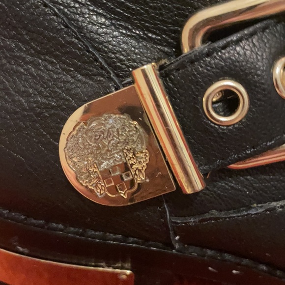 Good condition. Comfy. - Picture 3 of 4